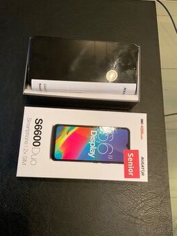Mobilní telefon