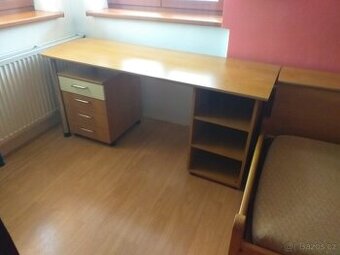 Psací stůl