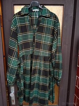 Dámské kárované šaty