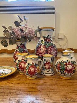 Sada malované keramiky