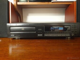 HiFi CD přehrávač Pioneer