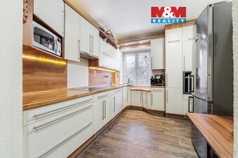 Prodej bytu 4+1, 94 m², Karlovy Vary, ul. Sládkova