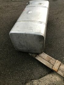 Nádrž z kamionu iveco bak 157cm