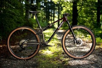 Superior XF 9.6 Team (L) Nové, záruka 11/2027+ XT pedály.