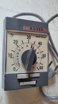 70. léta  expozimetr Verralux a hodiny pro fotokomoru