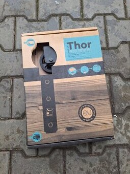 Kování na závěsné dveře