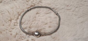 Prodám PANDORA NÁRAMEK délky 19,5 cm se srdcem