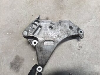 Škoda Octavia 2 držák motoru, vzpěra motoru 03l 199 207