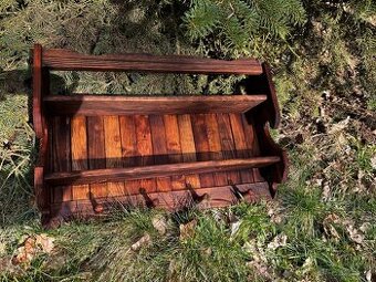 polička dřevěná nepoškozená