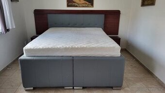 Kvalitní manželská postel s úložným prostorem