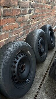 Zimní 215/60 R16 NEXEN na dojeti