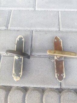 Starè okenní kování