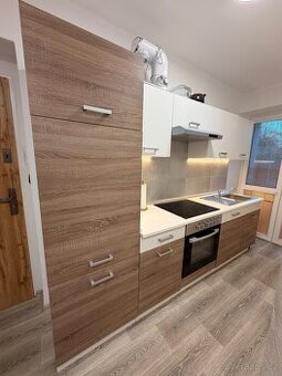 Kuchyňská linka se spotřebiči