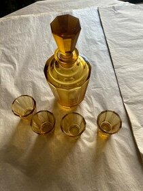 Stará broušená “medová” karafa, 4sklenice - 1
