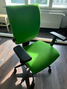 Zelená kancelářská židle