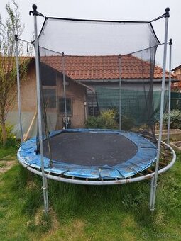trampolína