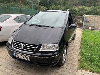 Volkswagen Sharan 2.0 TDI s obytnou vestavbou