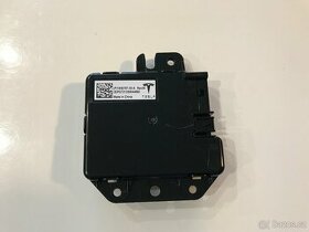 USB-C modul Tesla
