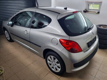 Peugeot 207 1.4 16V 70kW – 1. majitel, nová STK