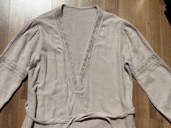 Lehký mušelínový přehoz s krajkou, zn. Made in Italy, vel. L - 1