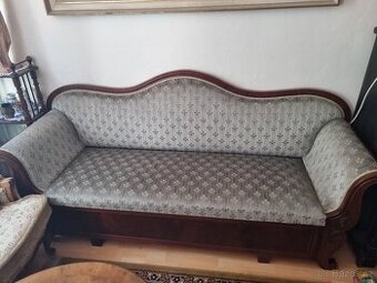 Starožitné sofa s úložným prostorem