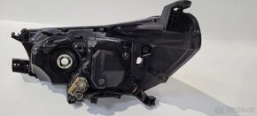 Hilux 2016 - levý a pravý světlomet led xenon - 1