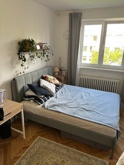 Postel dvojlůžko s matrací