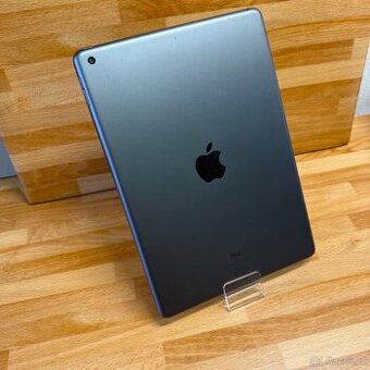 iPad 8 32GB, pěkný stav (12 měsíců záruka)