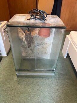 Terarium s osvětlením 50x40cm, výška 70cm
