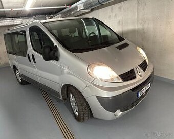 Camper s postelí a možností kuchyňky