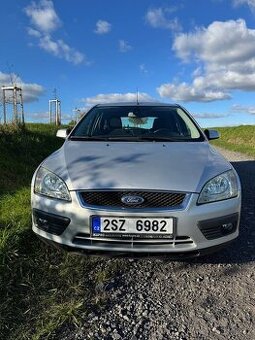 Ford Focus 2 GHIA Benzin 1.6 SHDA