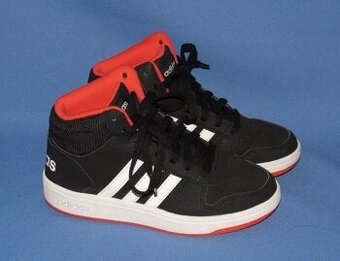 Adidas kotníčkové podzimní/zimni tenisky 35