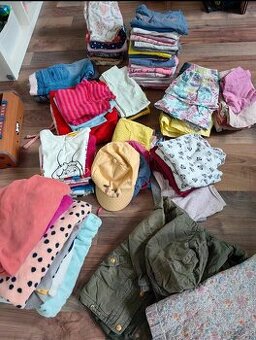 Balík oblečení holka 98/104