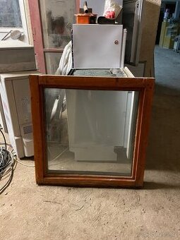 Dřevěné okno 88x88