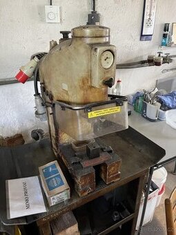 Hydraulický lis SSS Turnov CDC 2