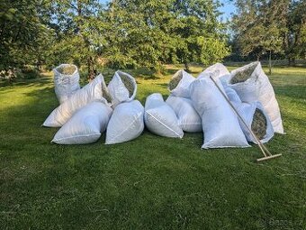 Ručně sušené  luční seno