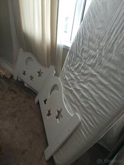 Dětská postel postýlka MOON s matrací 160x80cm