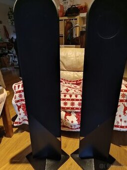 Sloupová repra Jamo Silhouette + kabely