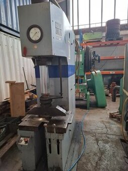 Hydraulický lis P 6326