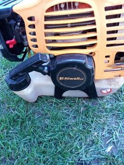 Křovinořez na opravu za 1 litr rumu