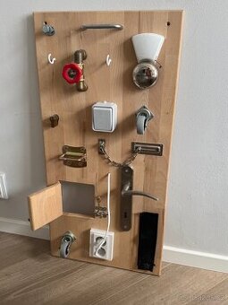 Montessori activity board - motorická tabule