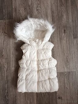 Dětská bílá vesta s kožíškem, vel. 110