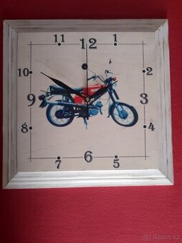 Nástenné hodiny moto