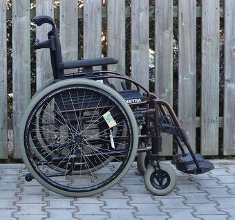 036-Mechanický invalidní vozík Meyra. - 1