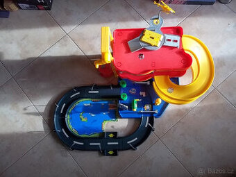 třípatrová garáž Bburago