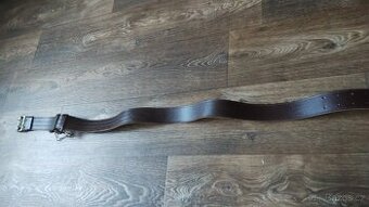 Pásek kožený z roku 1987