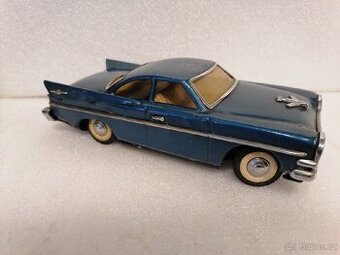 Retro Čínské auto na baterie. Ne Ites