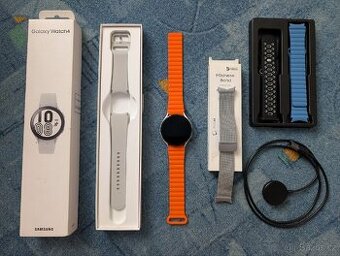 Samsung Galaxy Watch 4 (44 mm) + kovový řemínek a další
