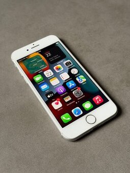 iPhone 8 64 gb stav A