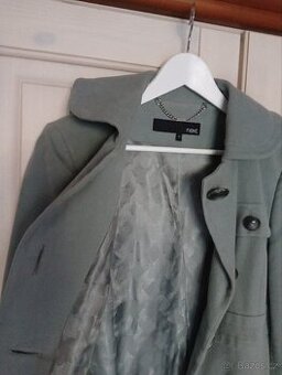 PRODÁM KRÁSNÝ NOVÝ DÁMSKÝ KABÁTEK NEXT